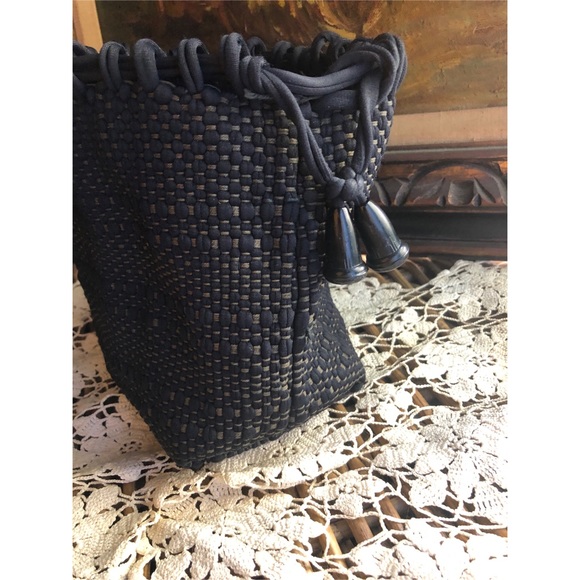 Knitted Bucket Bag - Picture 4 of 8